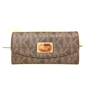 Michael Kors Jet Set Signature Check Book Wallet